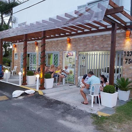 Hotel Pousada Girassol Matinhos Esterno foto
