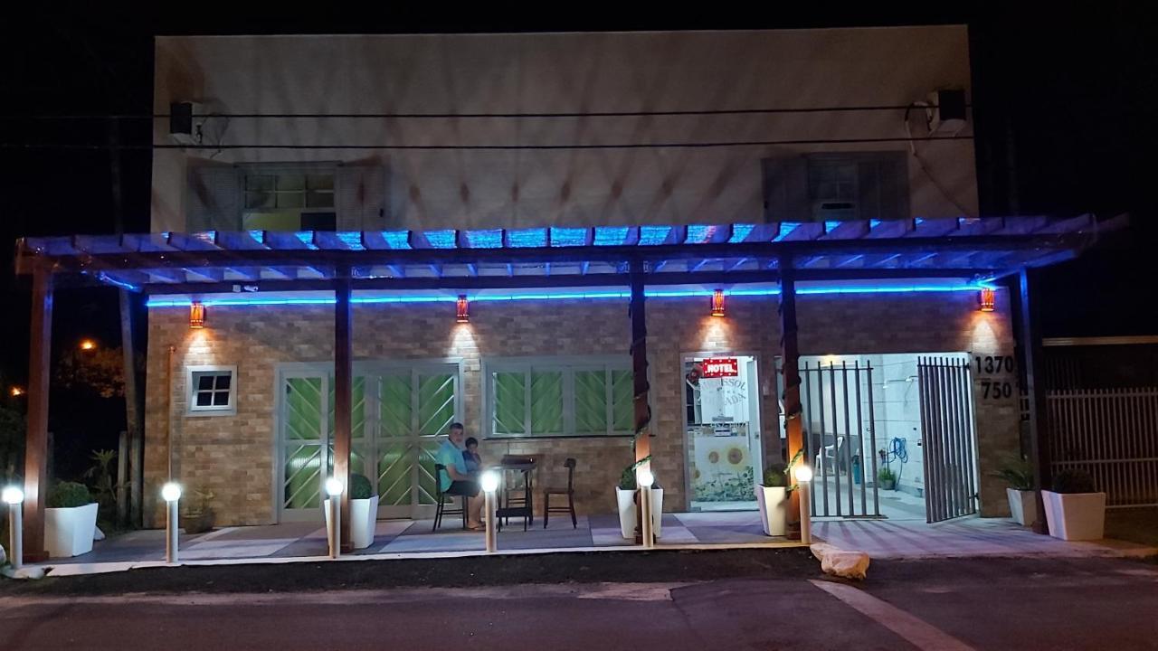 Hotel Pousada Girassol Matinhos Esterno foto